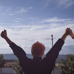 骚逼丝袜女自慰
