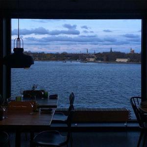 骚逼丝袜女自慰
